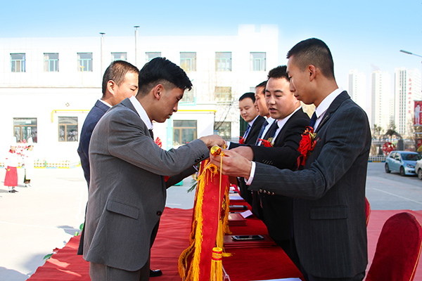 毕业为老师赠送锦旗