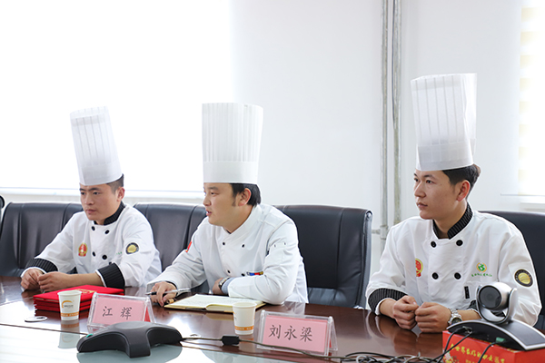 成功学子来校